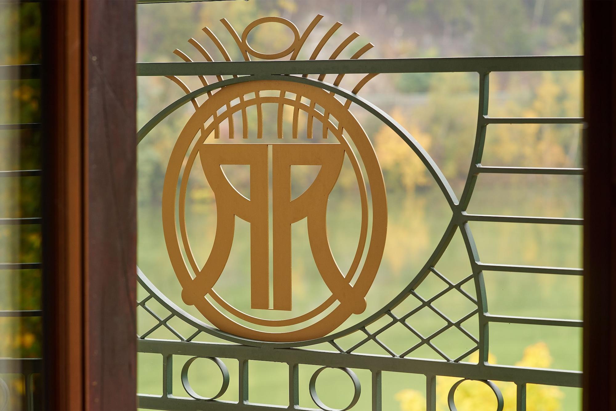 Retro Riverside Wellness Resort Karlsbad Exterior foto The logo of the Swiss National Museum