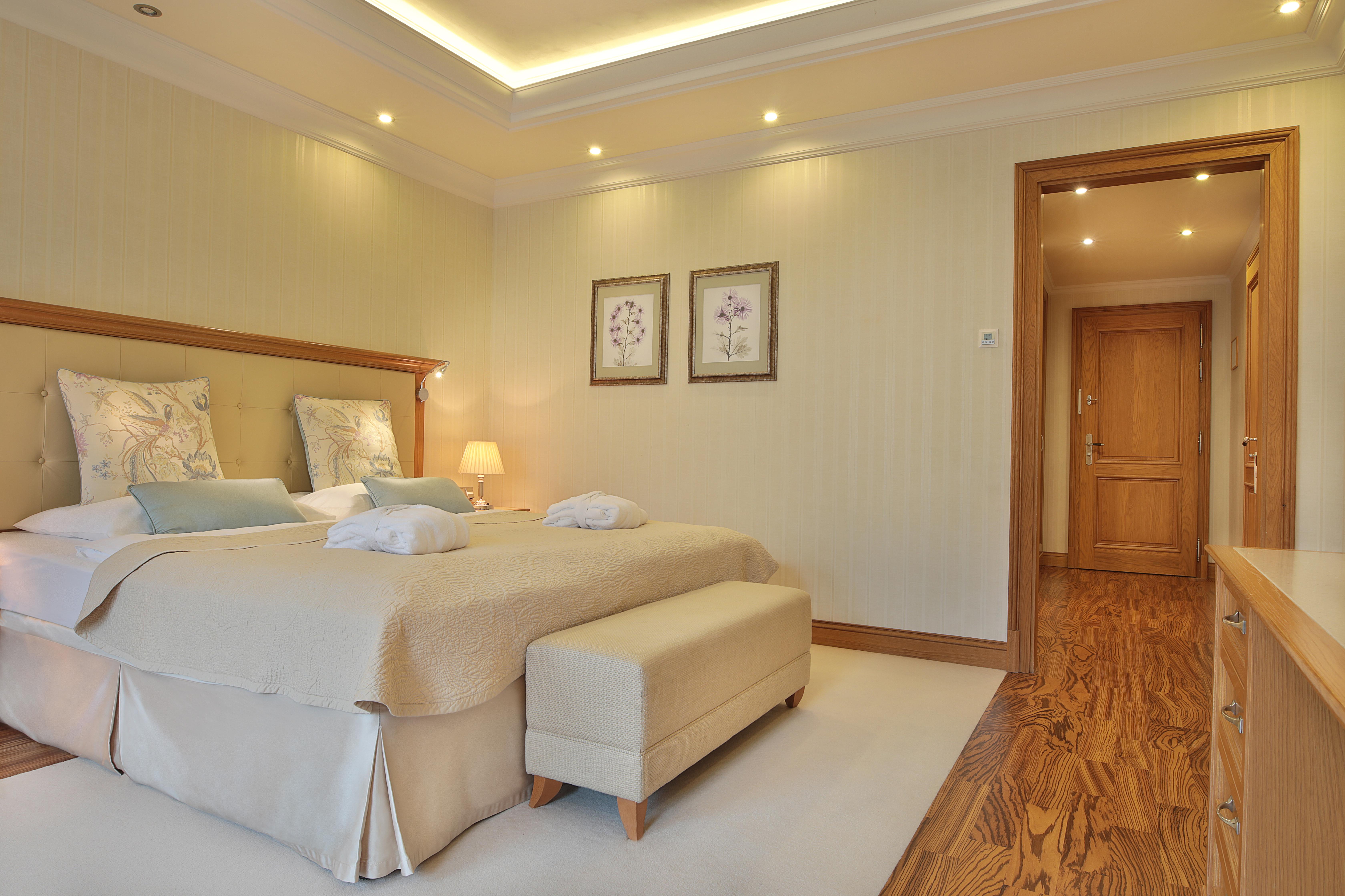 Retro Riverside Wellness Resort Karlsbad Exterior foto A bedroom at the hotel