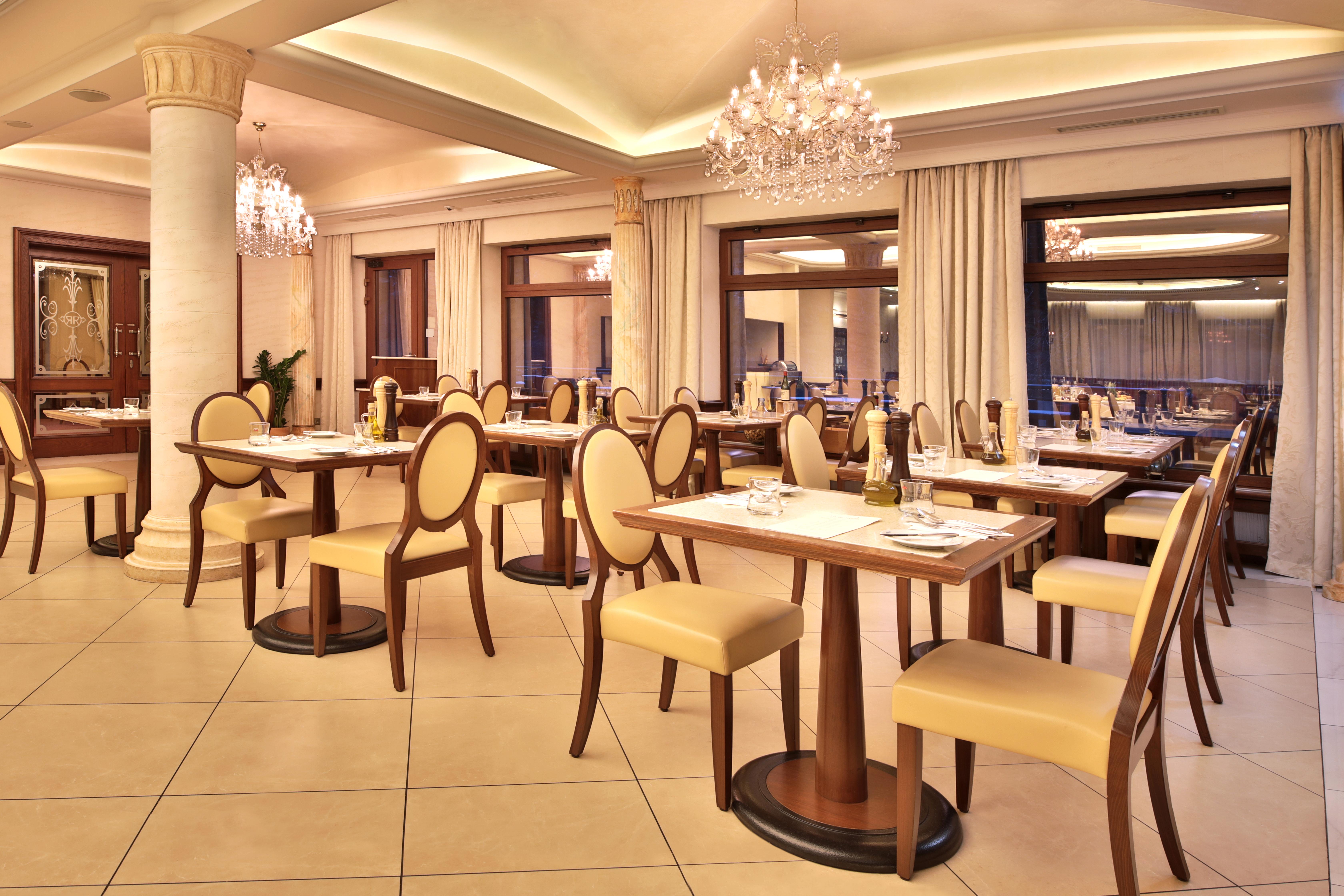 Retro Riverside Wellness Resort Karlsbad Exterior foto Restaurant